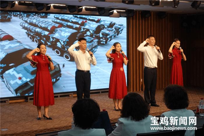 夏天真的离不开西瓜，可是看科普说，吃太多西瓜容易长痘，真的吗？游戏画面
